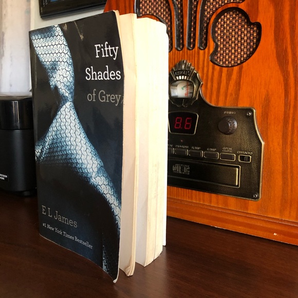 Fifty Shades of Grey Book - Picture 2 of 7